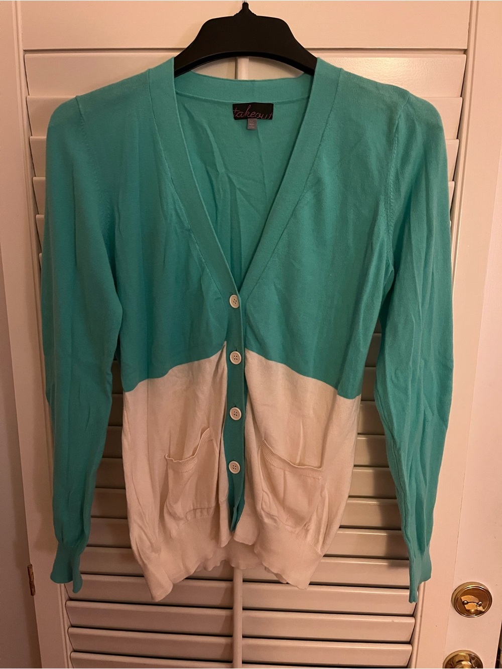 Takeout colorblock button cardigan